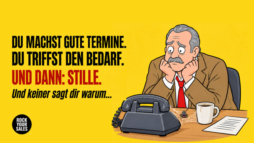 ertriebsmitarbeiter starrt auf ein Telefon mit Spinnweben und schlafender Spinne, daneben ein ausgedrucktes Angebot und kalter Kaffee.